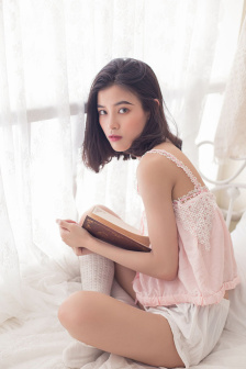 胸大的姑娘韩剧播放视频