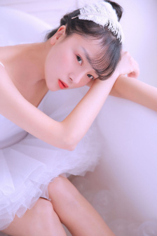 美丽的姑娘免费观看在线播放