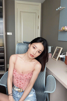 女大学生沙龙室3